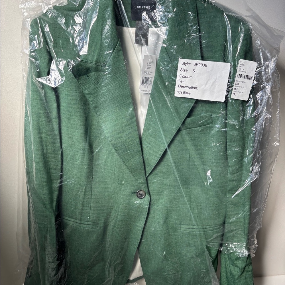 Smythe 90’s blazer 
Fern color brand new with tags